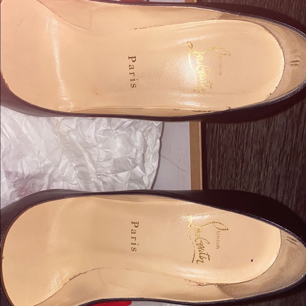 Christian Louboutin - Picture 9 of 9